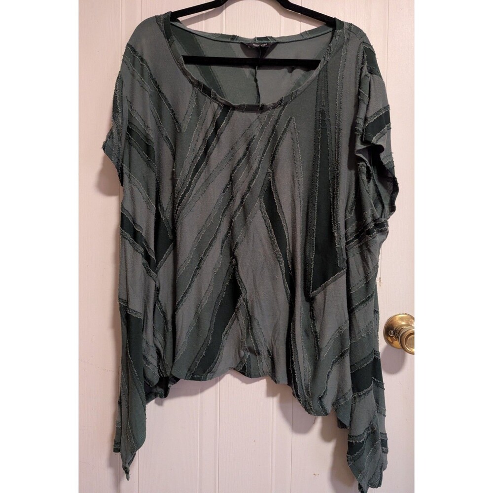 Simply Vera Vera Wang Women's 2X Green Abstract Shark Bite Scoop Neck Tunic Y2K